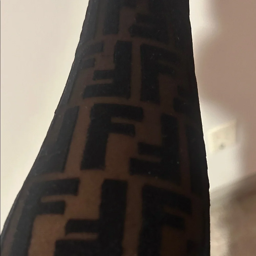 Fendi Black Geometric Tights (box & price tags included) - Picture 4 of 8